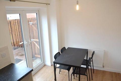 2 bedroom house to rent, Lauderdale Crescent, Grove Village, Manchester, M13