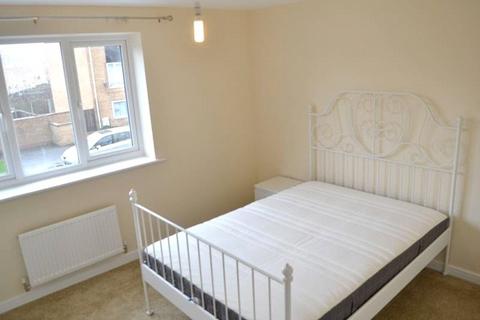 2 bedroom house to rent, Lauderdale Crescent, Grove Village, Manchester, M13