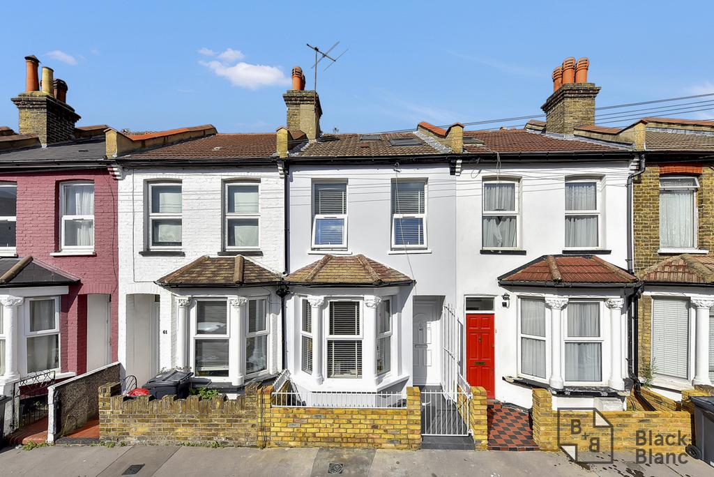 Leslie Grove, Croydon, Surrey, CR0 3 bed terraced house £400,000