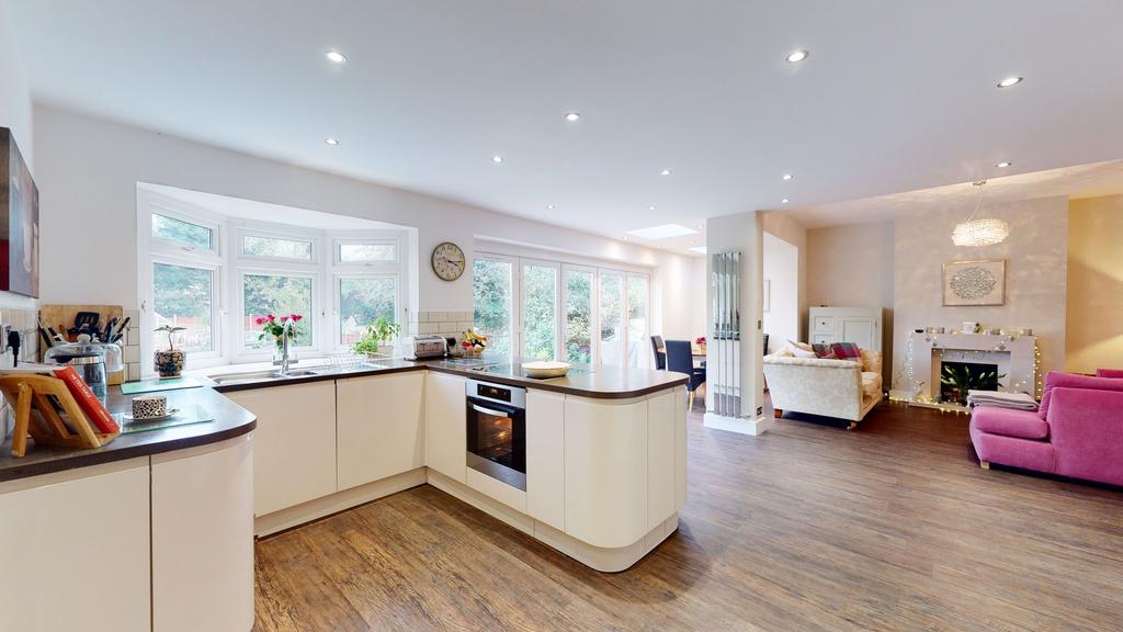 Highfield Drive, West Wickham, Greater London, BR4 4 bed semidetached