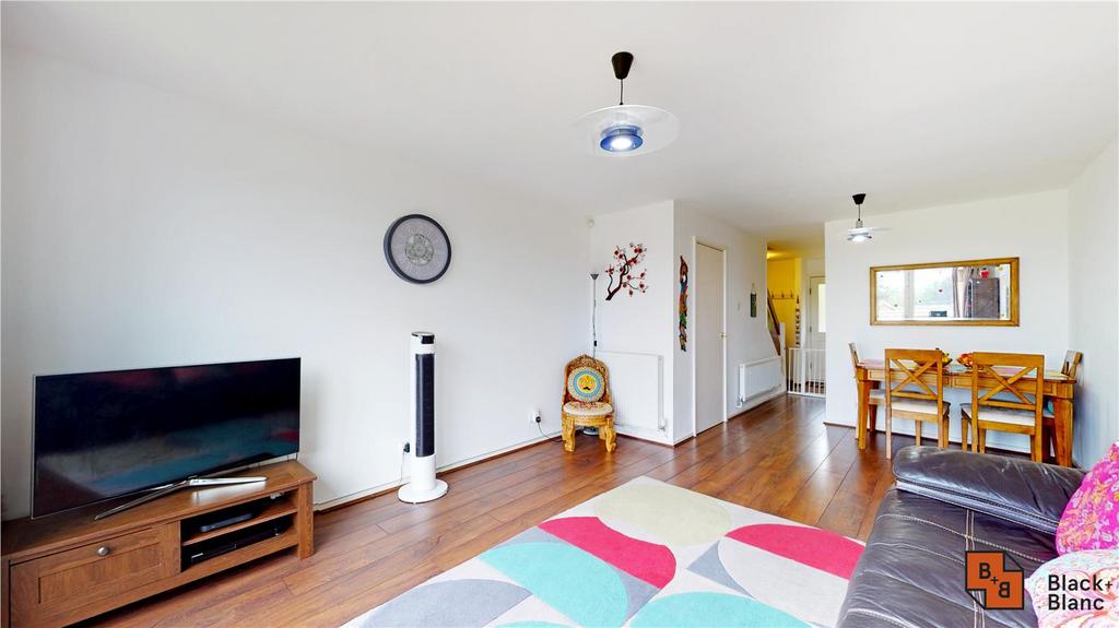 Alpine Close, Croydon, Surrey, CR0 2 bed terraced house for sale £425,000