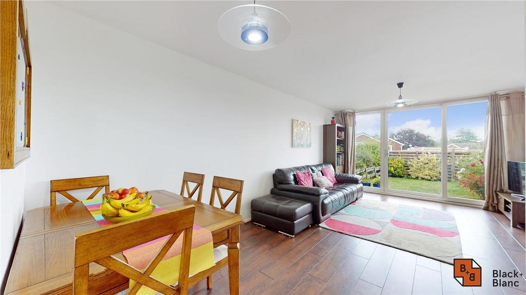 Alpine Close, Croydon, Surrey, CR0 2 bed terraced house for sale £425,000