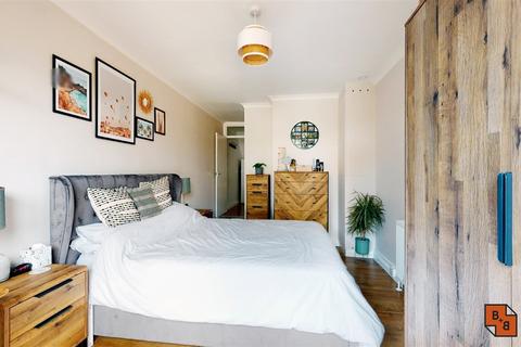 37 Stretton Road, Croydon, CR0 6EQ