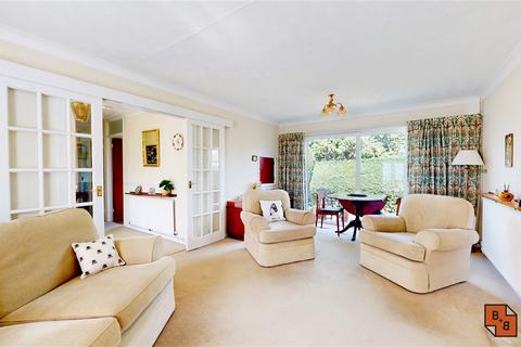 30 Farm Drive, Croydon, CR0 8HR