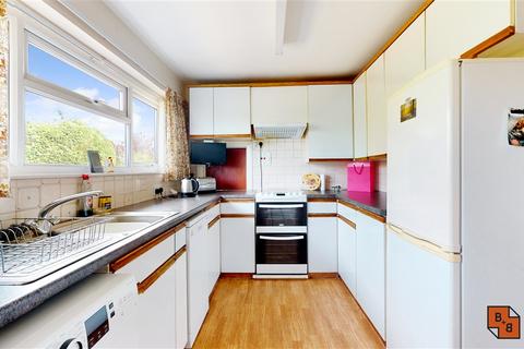 30 Farm Drive, Croydon, CR0 8HR