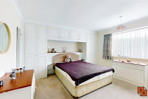 30 Farm Drive, Croydon, CR0 8HR