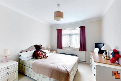 30 Farm Drive, Croydon, CR0 8HR