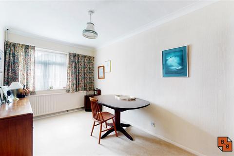 30 Farm Drive, Croydon, CR0 8HR