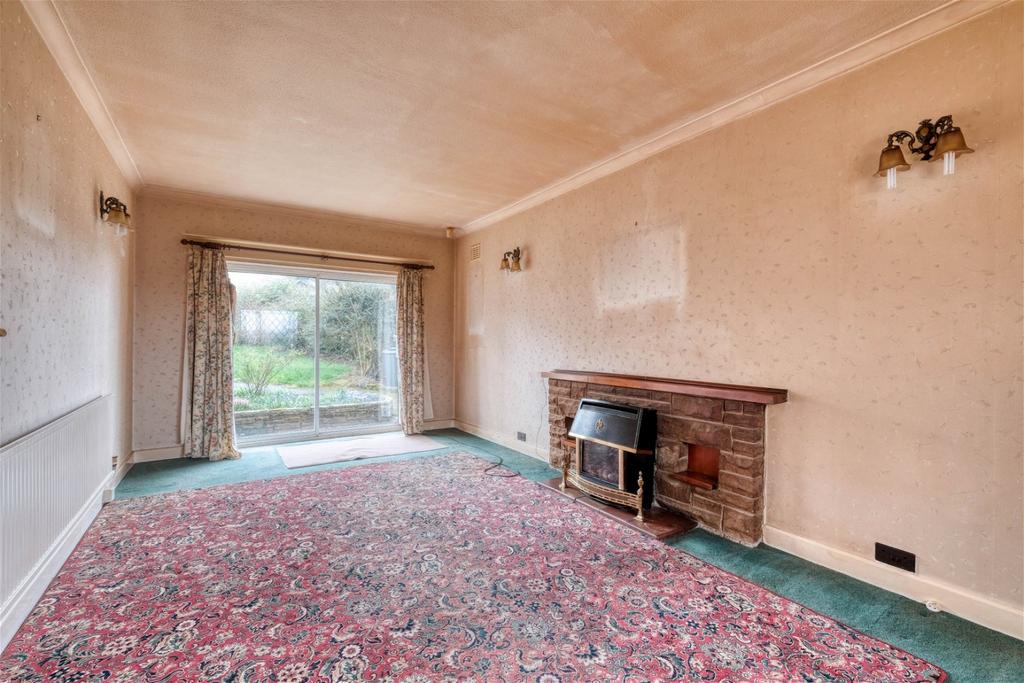 Crompton House, Romsley, Halesowen, B62 0HB 3 bed detached house for