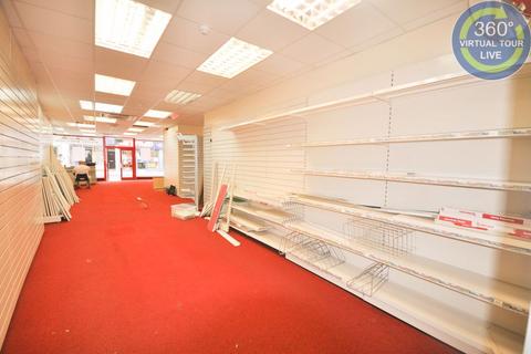 Property to rent - High Street, Bedford