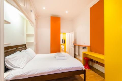 Flat 3, 1 Redcliffe Street, London, SW10 9DR