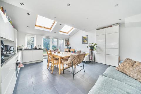 14 Waldron Road, London, SW18 3TE
