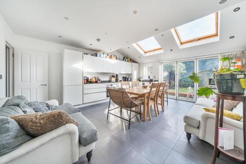 14 Waldron Road, London, SW18 3TE