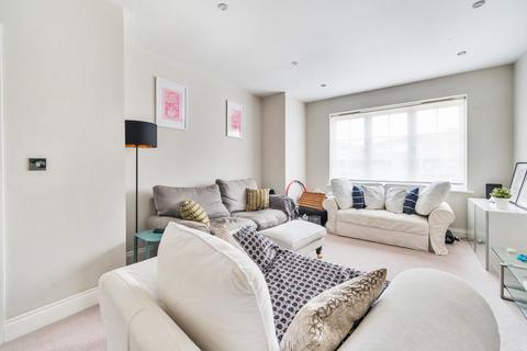 14 Waldron Road, London, SW18 3TE