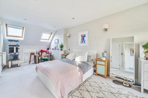 14 Waldron Road, London, SW18 3TE