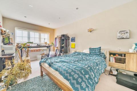 14 Waldron Road, London, SW18 3TE