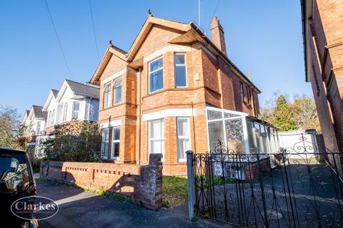 undefined, Spacious 3 Bedroom First Floor  Flat