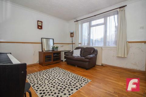 3 bedroom semi-detached house for sale - Hayling Road, Watford