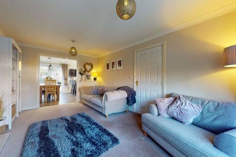 42 Deer Close, Grange Park, Northampton, NN4 5DN