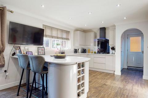 42 Deer Close, Grange Park, Northampton, NN4 5DN
