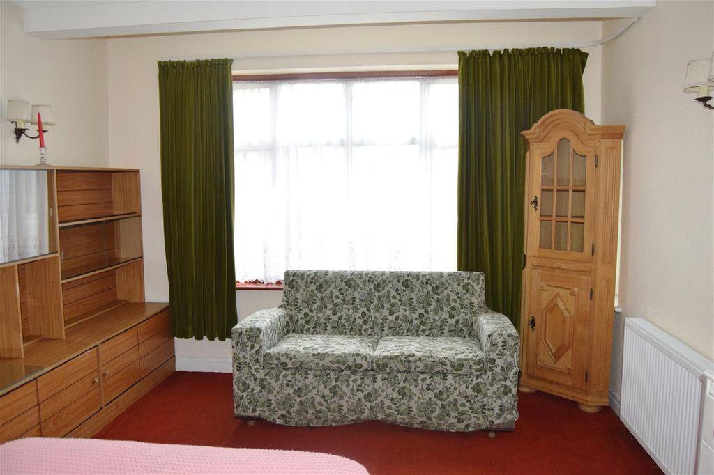 House in Southall - View 3