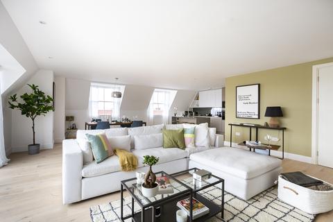2 bedroom flat for sale - Whetstone Square, London