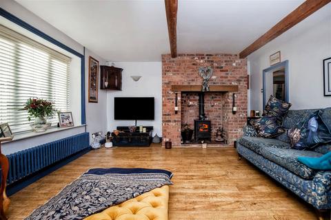 3 bedroom cottage for sale, Windmill Lane, Thurlstone, Sheffield