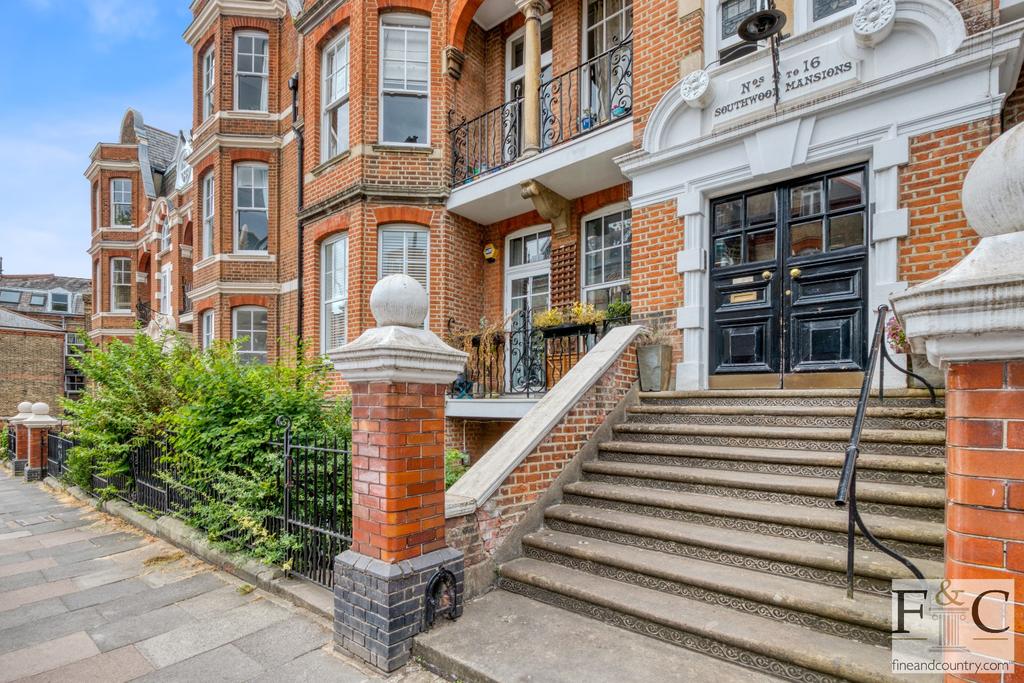 Southwood Lane, Highgate 3 bed apartment £1,300,000