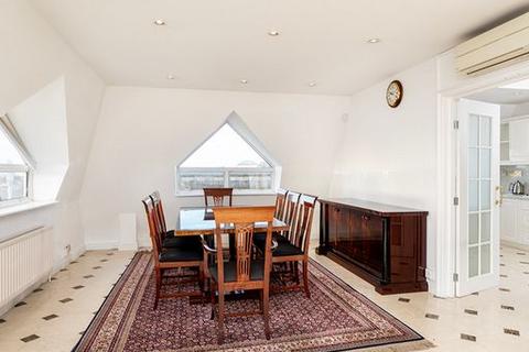 3 bedroom flat for sale, Highview House, Queens Road, London