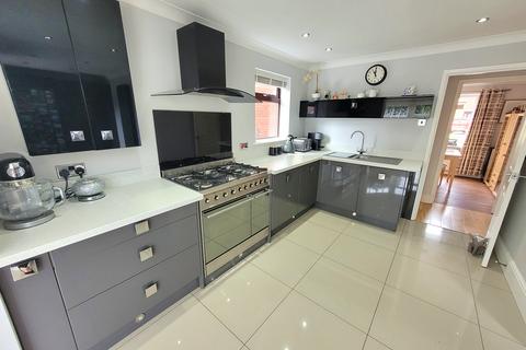 43 Birch Walk, Porthcawl, CF36 5AN