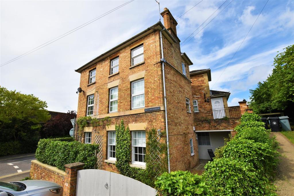 Tinwell Road, Stamford, PE9 2 bed flat £925 pcm (£213 pw)