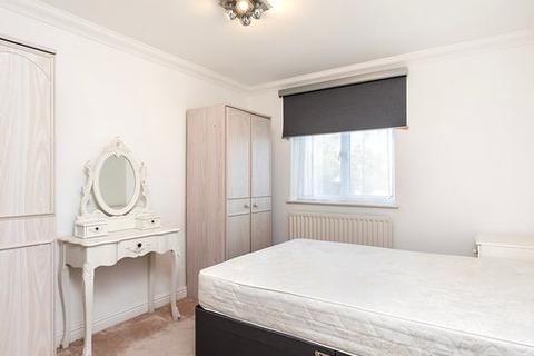 3 bedroom flat for sale, Flat 6, Highview House, 6 Queens Road, London