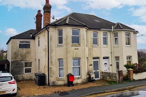 42 Capstone Road, Bournemouth, BH8 8RP