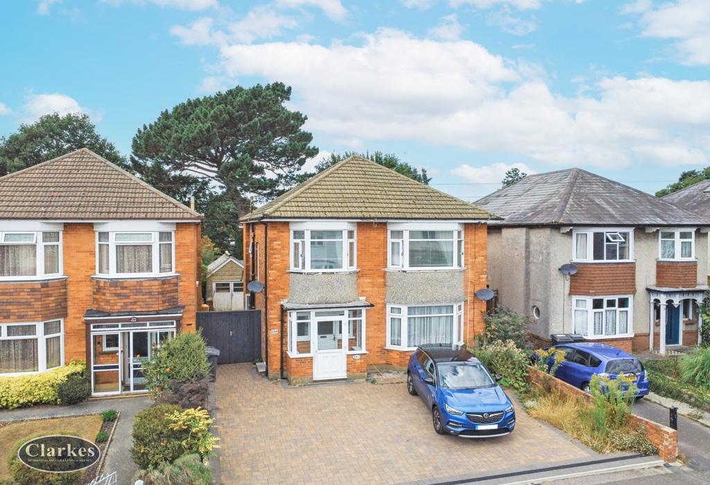a Namu Road, Winton, Bournemouth, Dorset 2 bed flat £260,000