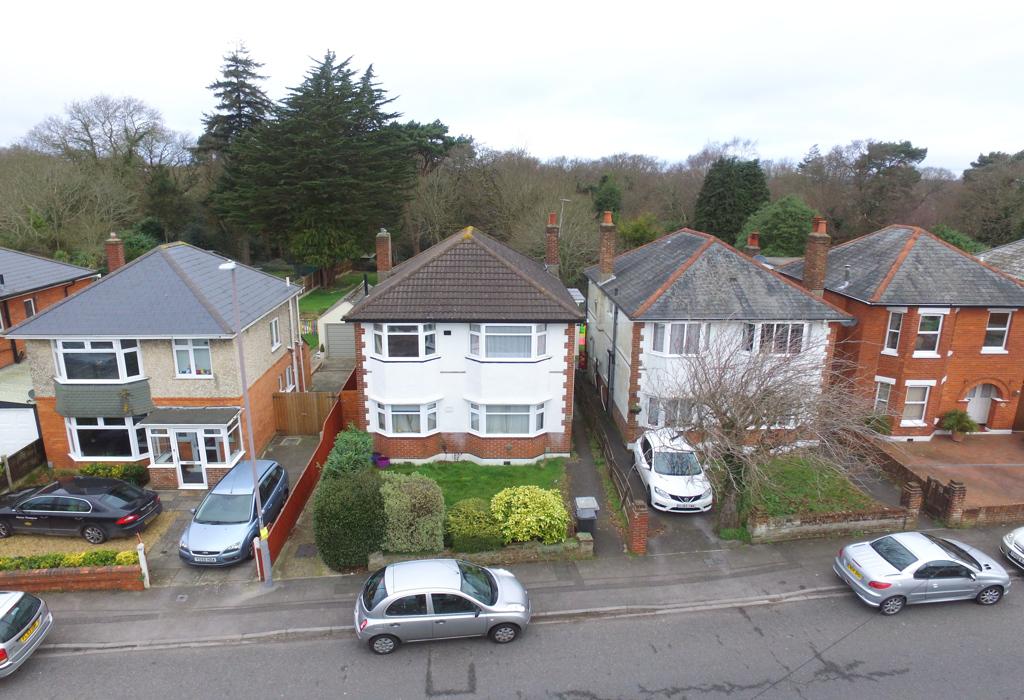 43a Redhill Drive, GFF, Bournemouth, Dorset 2 bed flat for sale £230,000