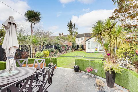 4 bedroom detached bungalow for sale, Trinity Road, Southend-on-sea, SS2