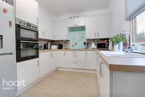 3 bedroom semi-detached house for sale - Hereward Street, March