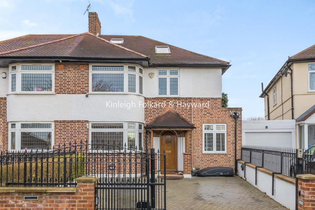 Cranleigh Gardens, Grange Park 4 bed semidetached house for sale £