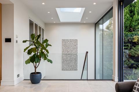 42 Beech Drive, London, N2 9NY