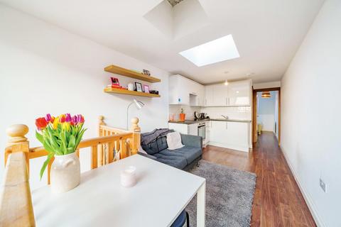 1 bedroom flat for sale, Munster Road, Fulham