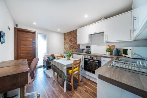 1 bedroom flat for sale, Munster Road, Fulham