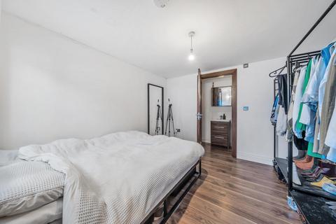2 bedroom flat for sale, Munster Road, Fulham