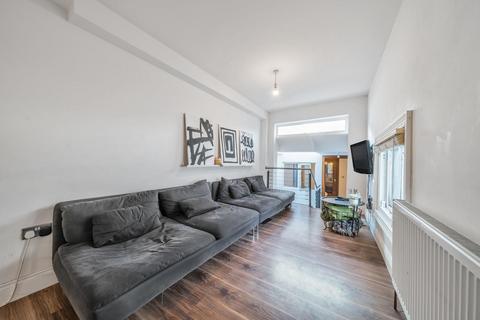 2 bedroom flat for sale, Munster Road, Fulham