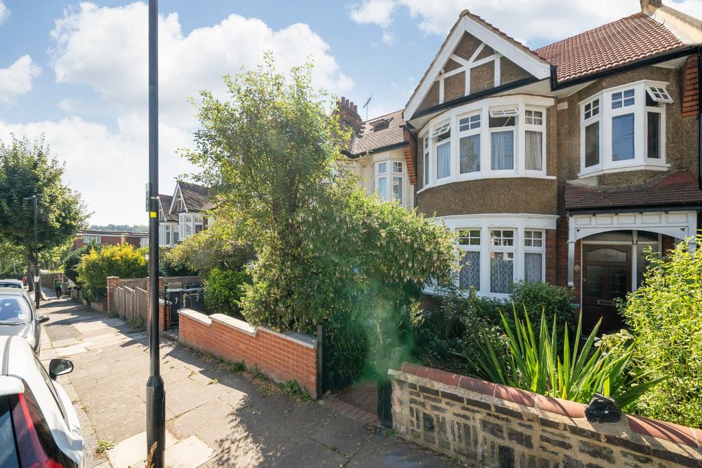 Winton Avenue, Alexandra Park 3 bed semidetached house £1,150,000