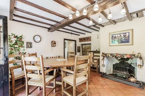 48 Dean Street, Brewood, Stafford, ST19 9BU