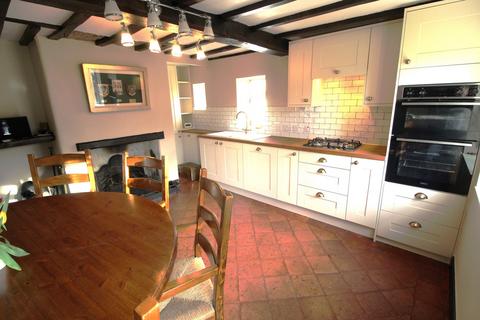 48 Dean Street, Brewood, Stafford, ST19 9BU