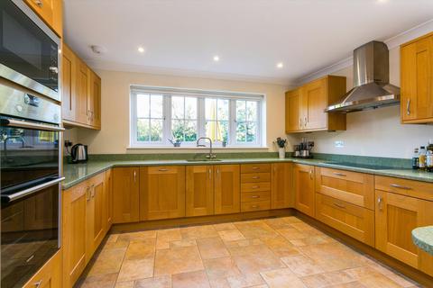 5 bedroom detached house for sale - Lakesfield, Beaconsfield, Buckinghamshire, HP9