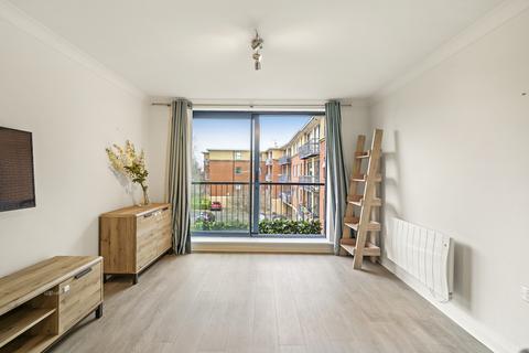 2 bedroom apartment to rent, Tottenham Lane, London N8