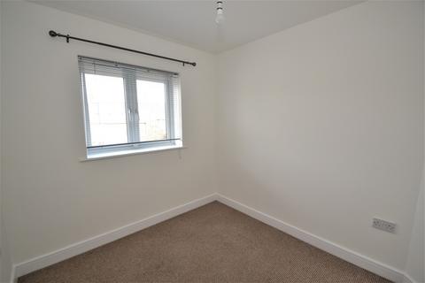 2 bedroom apartment to rent, Holden Close, CM7