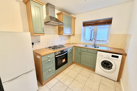 2 bedroom apartment to rent, Holden Close, CM7